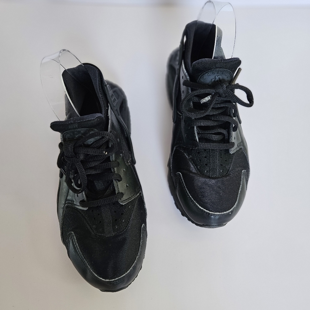 Nike Air Huarache Triple Black Sneakers